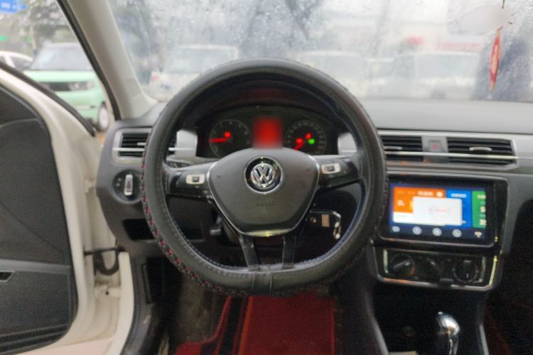 Used Volkswagen Santana 2016 1.6L Automatic Comfort Edition Steering Wheel