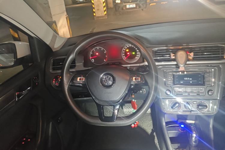 Used Volkswagen Santana 2016 1.6L Automatic Comfort Edition Steering Wheel