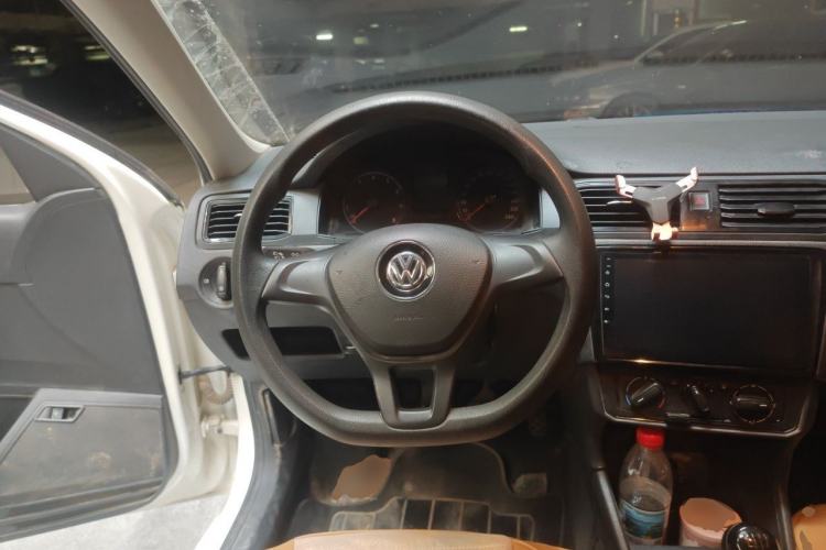 Used Volkswagen Santana 2016 1.4L Manual Fashion Edition Steering Wheel