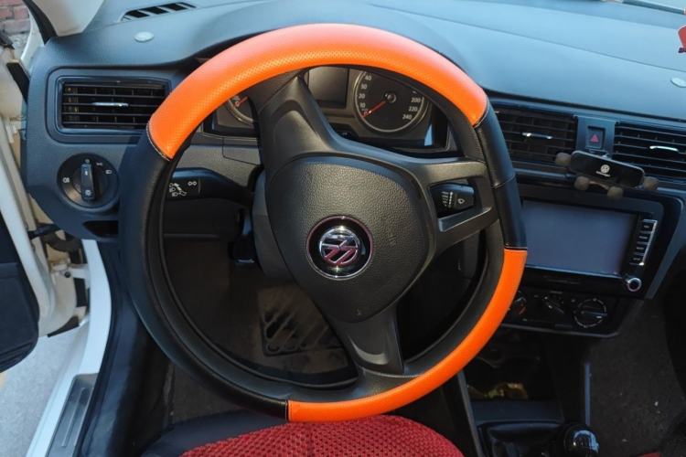 Used Volkswagen Santana 2016 1.6L Manual Fashion Edition Steering Wheel