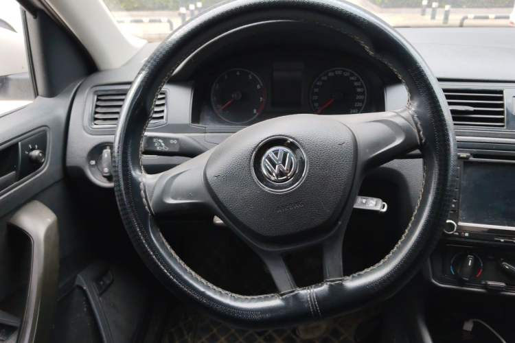 Used Volkswagen Santana 2016 1.6L Manual Fashion Edition Steering Wheel