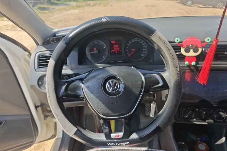 Used Volkswagen Santana 2016 1.6L Manual Fashion Edition Steering Wheel