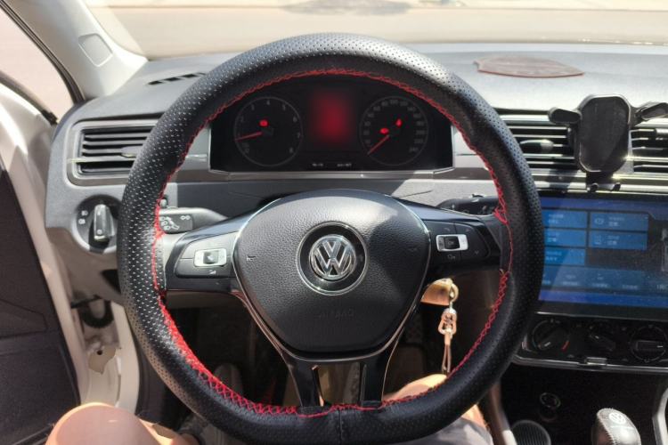 Used Volkswagen Santana 2016 1.6L Automatic Comfort Edition Steering Wheel
