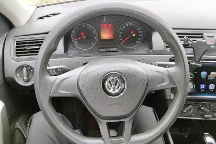 Used Volkswagen Santana 2016 1.6L Automatic Fashion Edition Steering Wheel