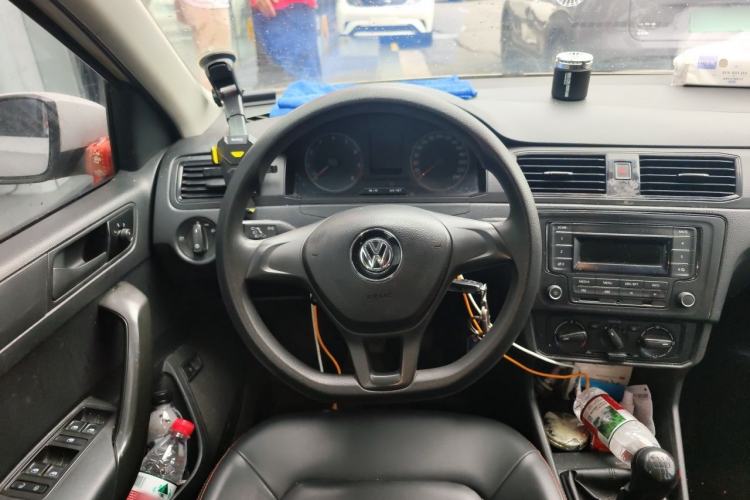 Used Volkswagen Santana 2016 1.4L Manual Fashion Edition Steering Wheel
