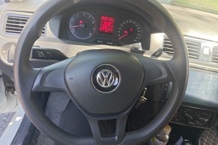 Used Volkswagen Santana 2016 1.6L Automatic Fashion Edition Steering Wheel