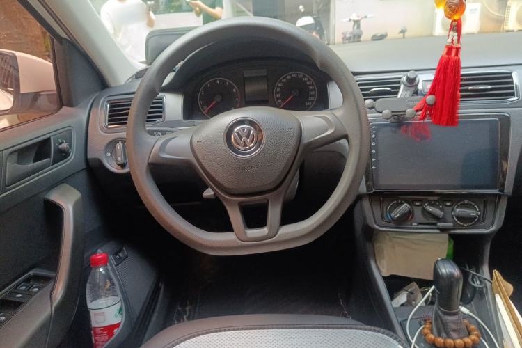 Used Volkswagen Santana 2016 1.6L Automatic Fashion Edition Steering Wheel