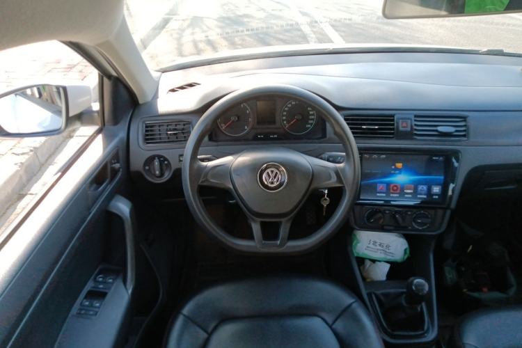 Used Volkswagen Santana 2016 1.6L Manual Fashion Edition Steering Wheel
