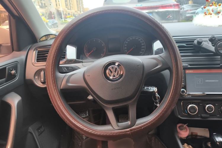 Used Volkswagen Santana 2016 1.6L Automatic Fashion Edition Steering Wheel