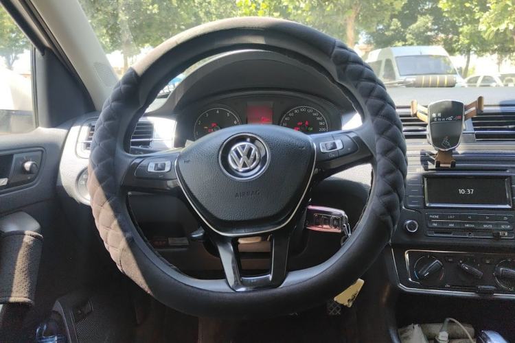 Used Volkswagen Santana 2016 1.6L Automatic Comfort Edition Steering Wheel