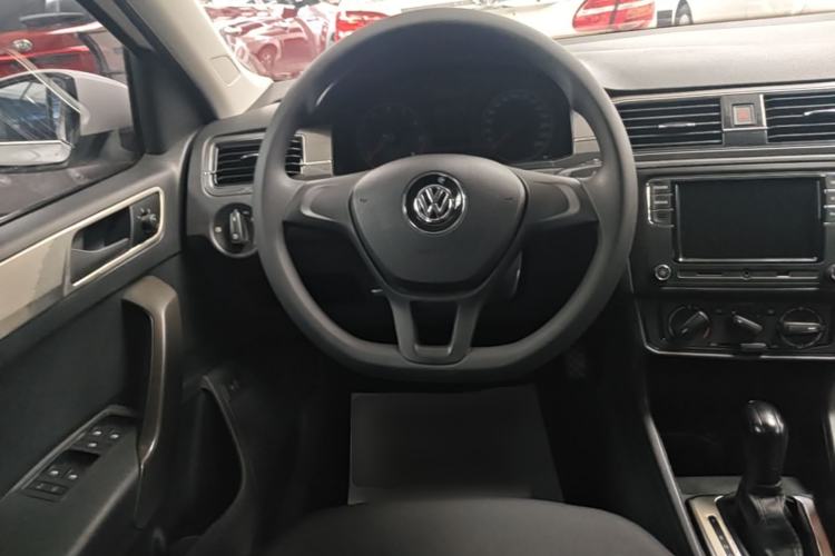 Used Volkswagen Santana 2016 1.6L Automatic Fashion Edition Steering Wheel