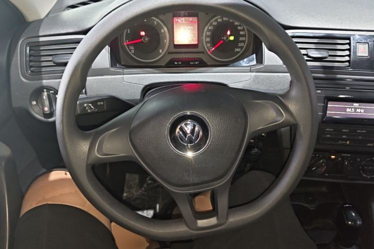 Used Volkswagen Santana 2016 1.6L Automatic Fashion Edition Steering Wheel