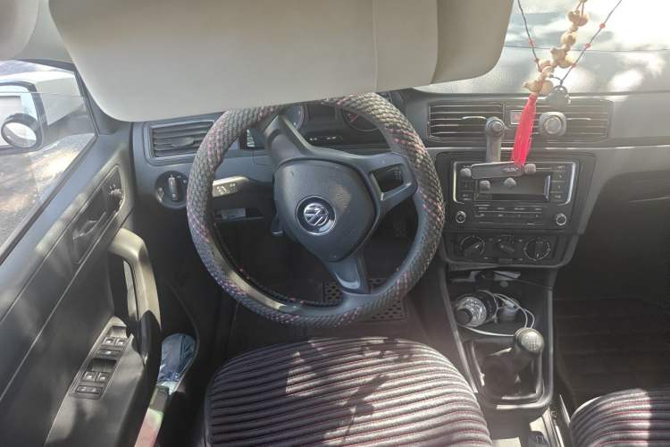 Used Volkswagen Santana 2016 1.4L Manual Fashion Edition Steering Wheel