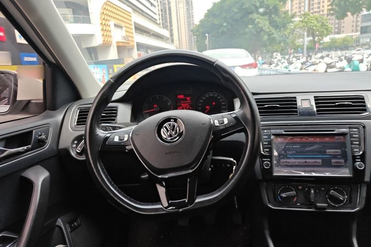 Used Volkswagen Santana 2016 1.4L Manual Fashion Edition Steering Wheel
