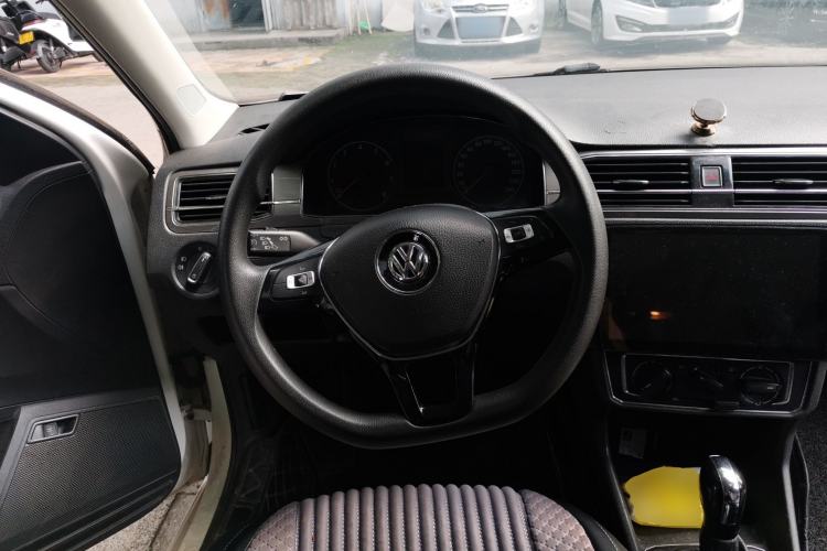 Used Volkswagen Santana 2016 1.6L Automatic Comfort Edition Steering Wheel