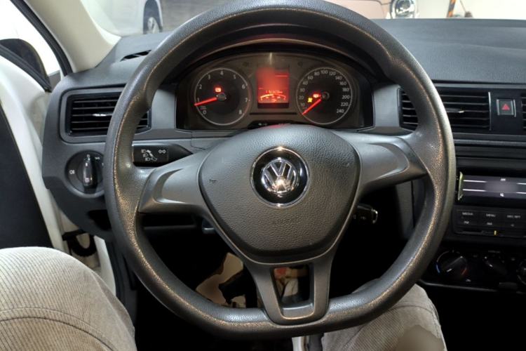 Used Volkswagen Santana 2016 1.4L Manual Fashion Edition Steering Wheel