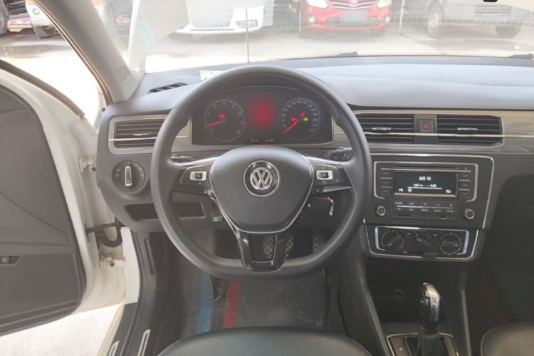 Used Volkswagen Santana 2016 1.6L Automatic Comfort Edition Steering Wheel