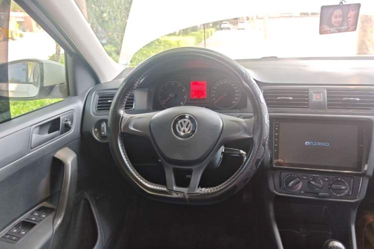 Used Volkswagen Santana 2016 1.4L Manual Fashion Edition Steering Wheel