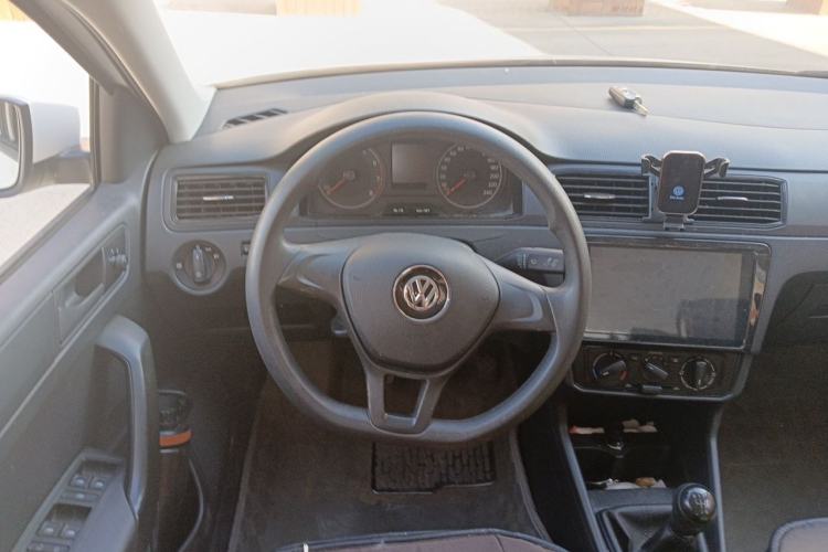 Used Volkswagen Santana 2016 1.4L Manual Fashion Edition Steering Wheel