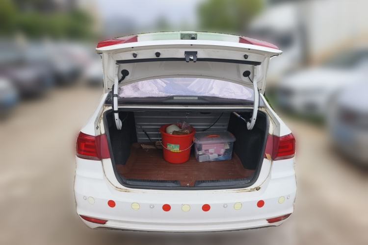 Used Volkswagen Santana 2016 1.6L Manual Fashion Edition Trunk