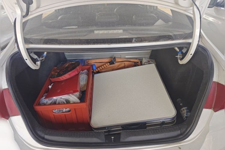 Used Volkswagen Santana 2016 1.6L Manual Fashion Edition Trunk