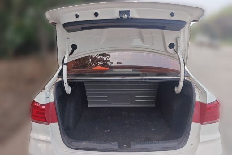 Used Volkswagen Santana 2016 1.6L Manual Fashion Edition Trunk