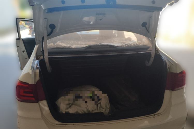 Used Volkswagen Santana 2016 1.4L Manual Fashion Edition Trunk