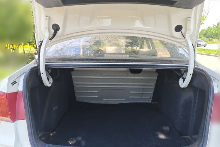 Used Volkswagen Santana 2016 1.4L Manual Fashion Edition Trunk