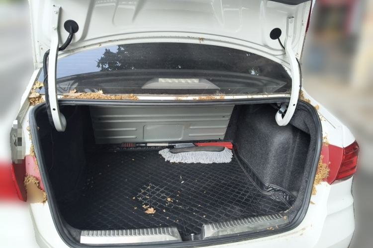 Used Volkswagen Santana 2016 1.6L Manual Fashion Edition Trunk