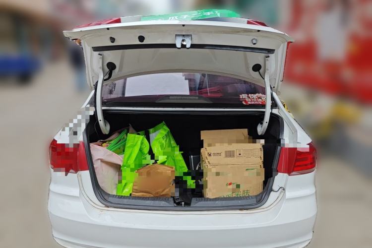 Used Volkswagen Santana 2016 1.6L Manual Fashion Edition Trunk