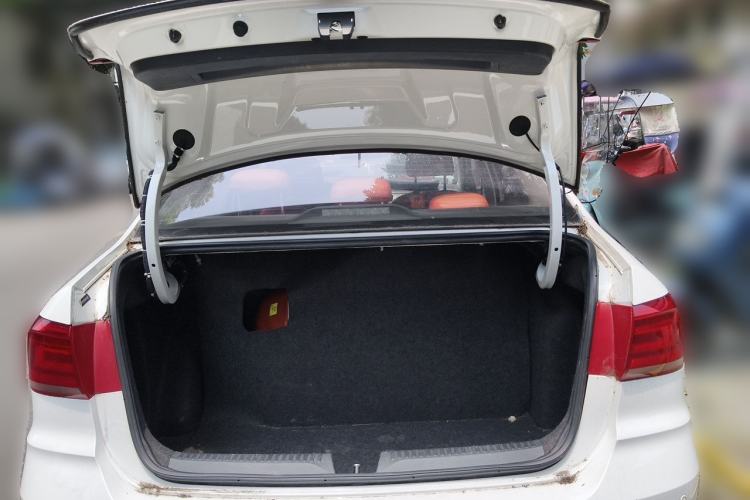 Used Volkswagen Santana 2016 1.6L Manual Fashion Edition Trunk