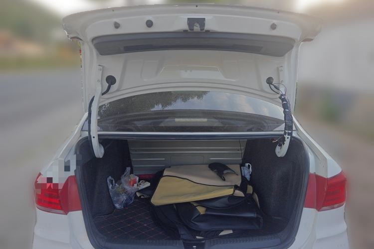 Used Volkswagen Santana 2016 1.4L Manual Fashion Edition Trunk