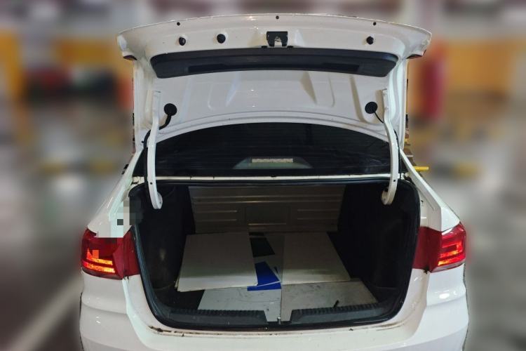 Used Volkswagen Santana 2016 1.4L Manual Fashion Edition Trunk