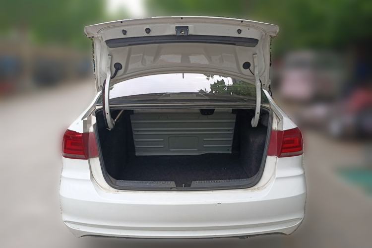 Used Volkswagen Santana 2016 1.4L Manual Fashion Edition Trunk
