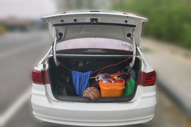 Used Volkswagen Santana 2016 1.6L Manual Fashion Edition Trunk