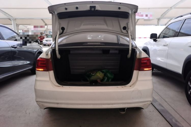 Used Volkswagen Santana 2016 1.4L Manual Fashion Edition Trunk