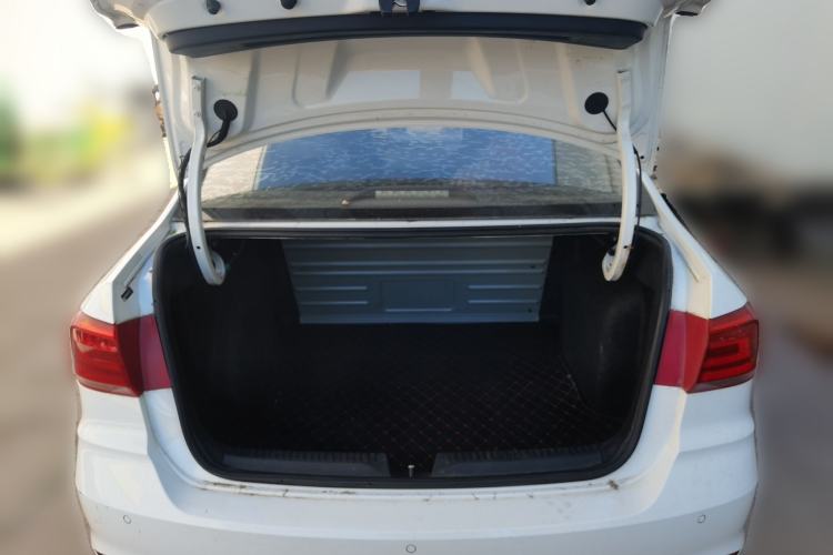 Used Volkswagen Santana 2016 1.6L Automatic Comfort Edition Trunk