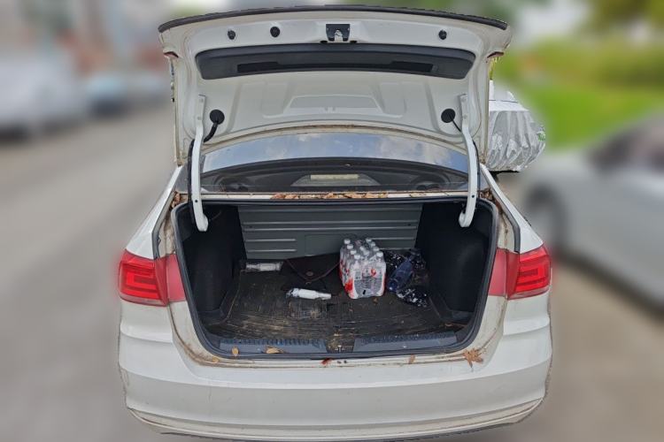 Used Volkswagen Santana 2016 1.6L Manual Fashion Edition Trunk