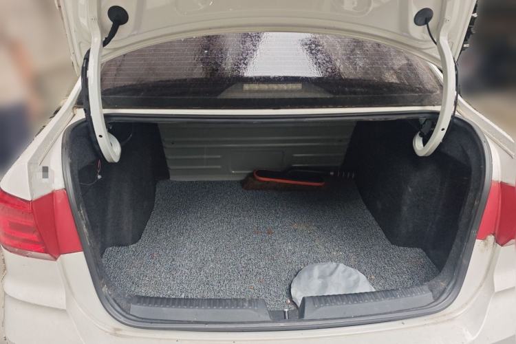 Used Volkswagen Santana 2016 1.4L Manual Fashion Edition Trunk