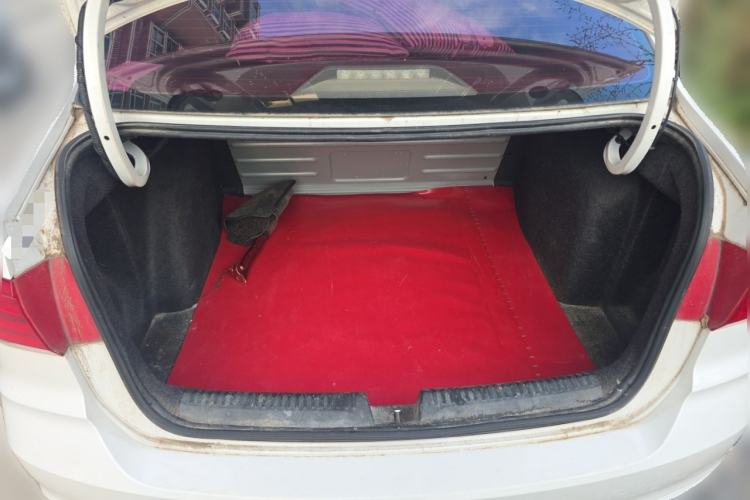 Used Volkswagen Santana 2016 1.4L Manual Fashion Edition Trunk