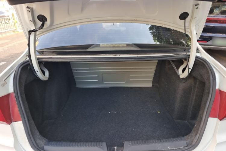 Used Volkswagen Santana 2016 1.4L Manual Fashion Edition Trunk