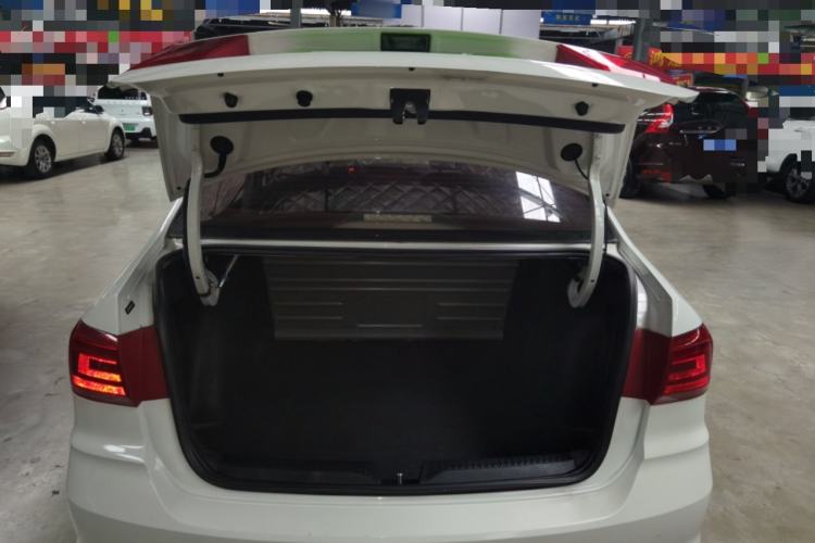 Used Volkswagen Santana 2016 1.4L Manual Fashion Edition Trunk
