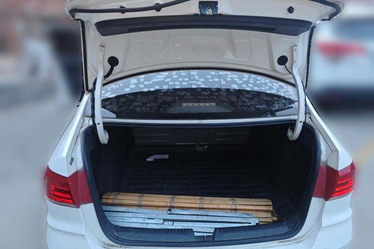 Used Volkswagen Santana 2016 1.6L Manual Fashion Edition Trunk