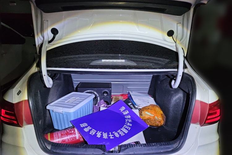 Used Volkswagen Santana 2016 1.6L Manual Fashion Edition Trunk