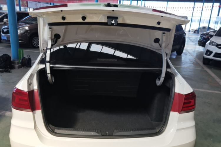 Used Volkswagen Santana 2016 1.4L Manual Fashion Edition Trunk