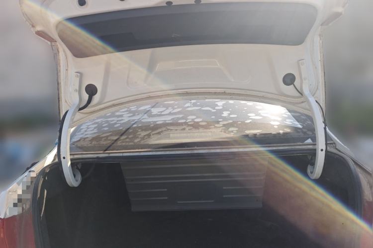 Used Volkswagen Santana 2016 1.4L Manual Fashion Edition Trunk