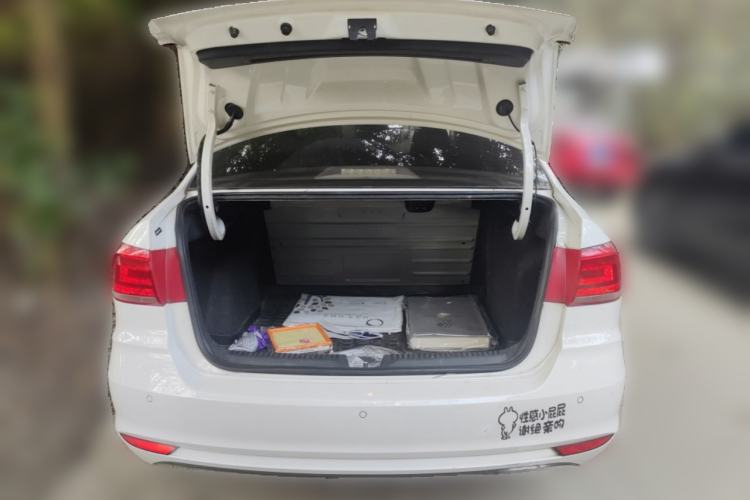 Used Volkswagen Santana 2016 1.6L Manual Comfort Edition Trunk