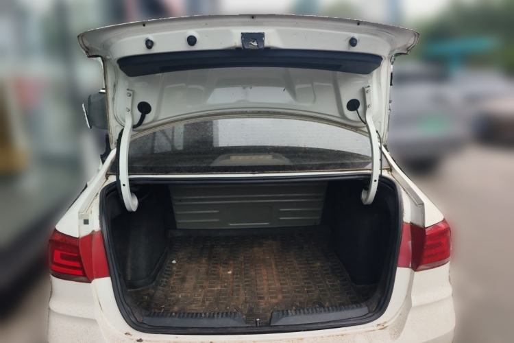 Used Volkswagen Santana 2016 1.4L Manual Fashion Edition Trunk