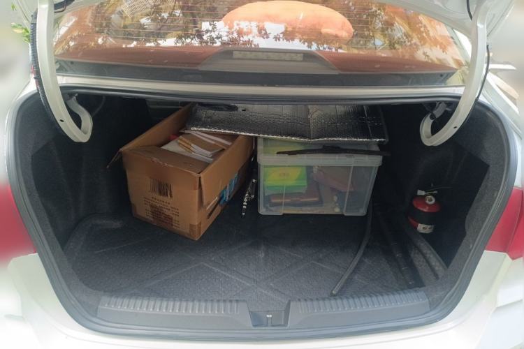 Used Volkswagen Santana 2016 1.6L Automatic Fashion Edition Trunk
