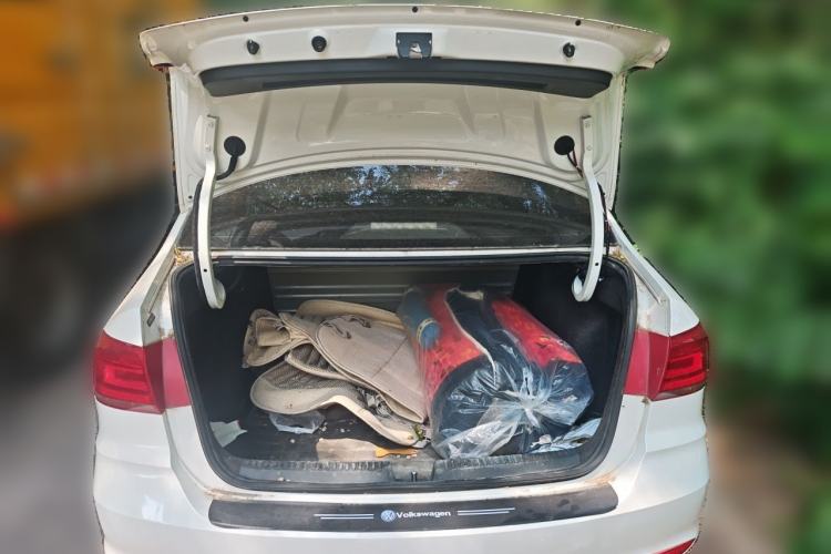 Used Volkswagen Santana 2016 1.6L Manual Fashion Edition Trunk
